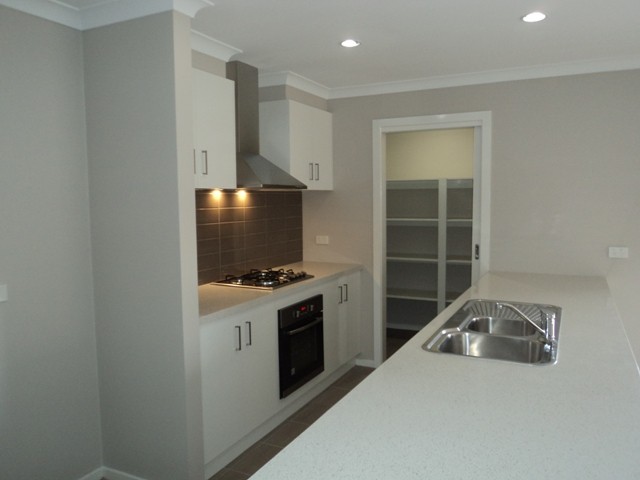 18 Walton Loop, Point Cook, VIC 3030 - Thumbnail 1 - 12/01/2021