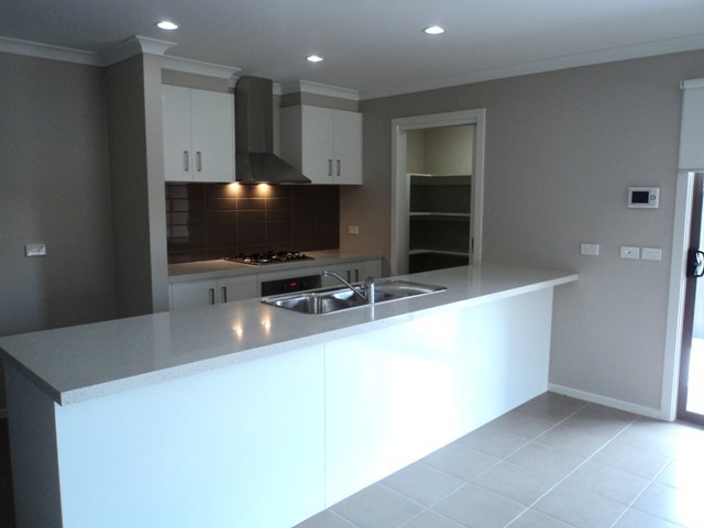18 Walton Loop, Point Cook, VIC 3030 - Thumbnail 2 - 12/01/2021