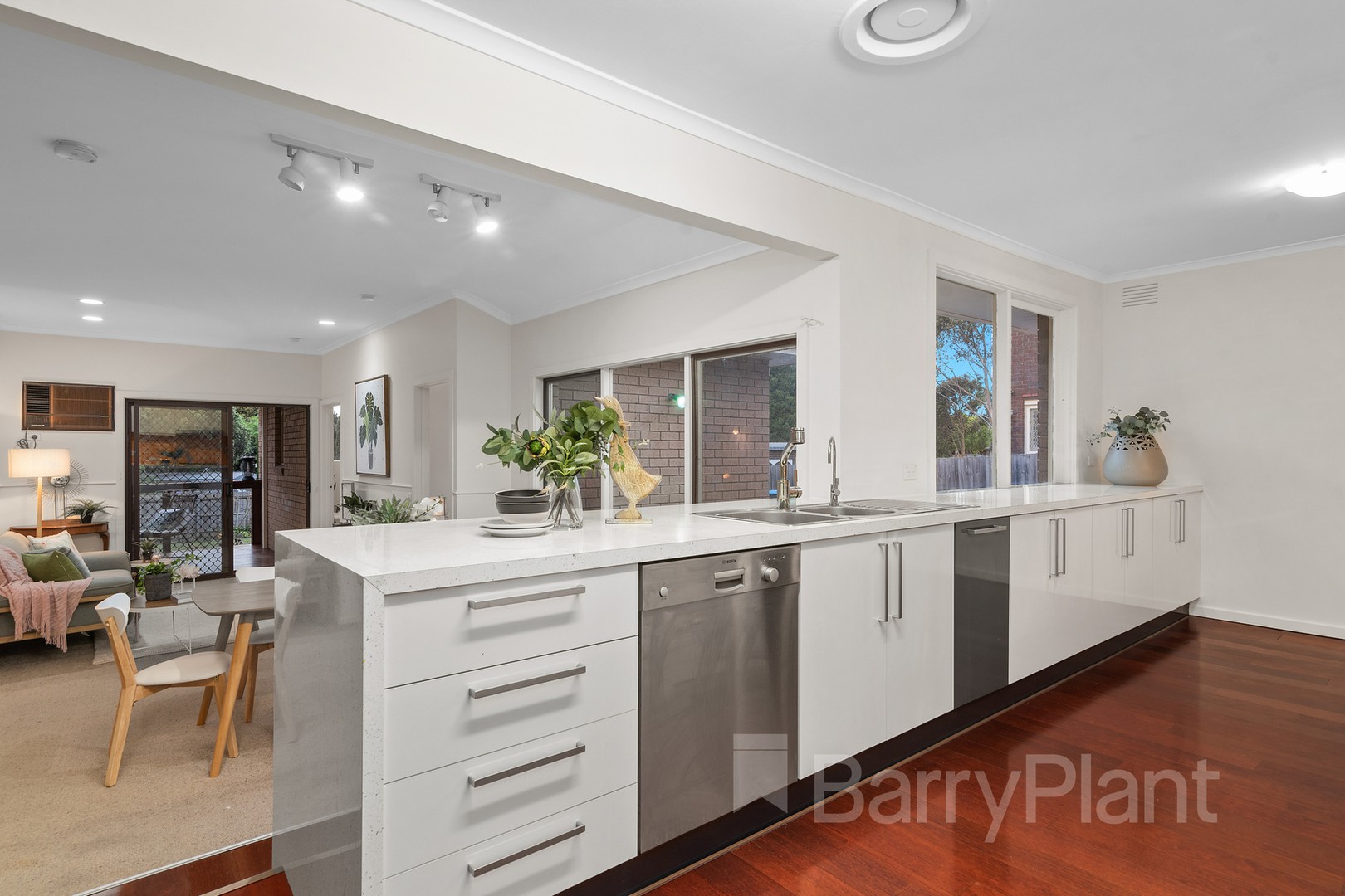 22 Roycroft AvenueWantirna South, VIC 3152, Wantirna South - Thumbnail 4
