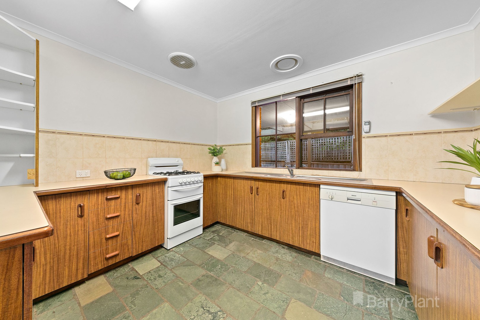 8 Martin PlacePakenham, VIC 3810, Pakenham - Thumbnail 4