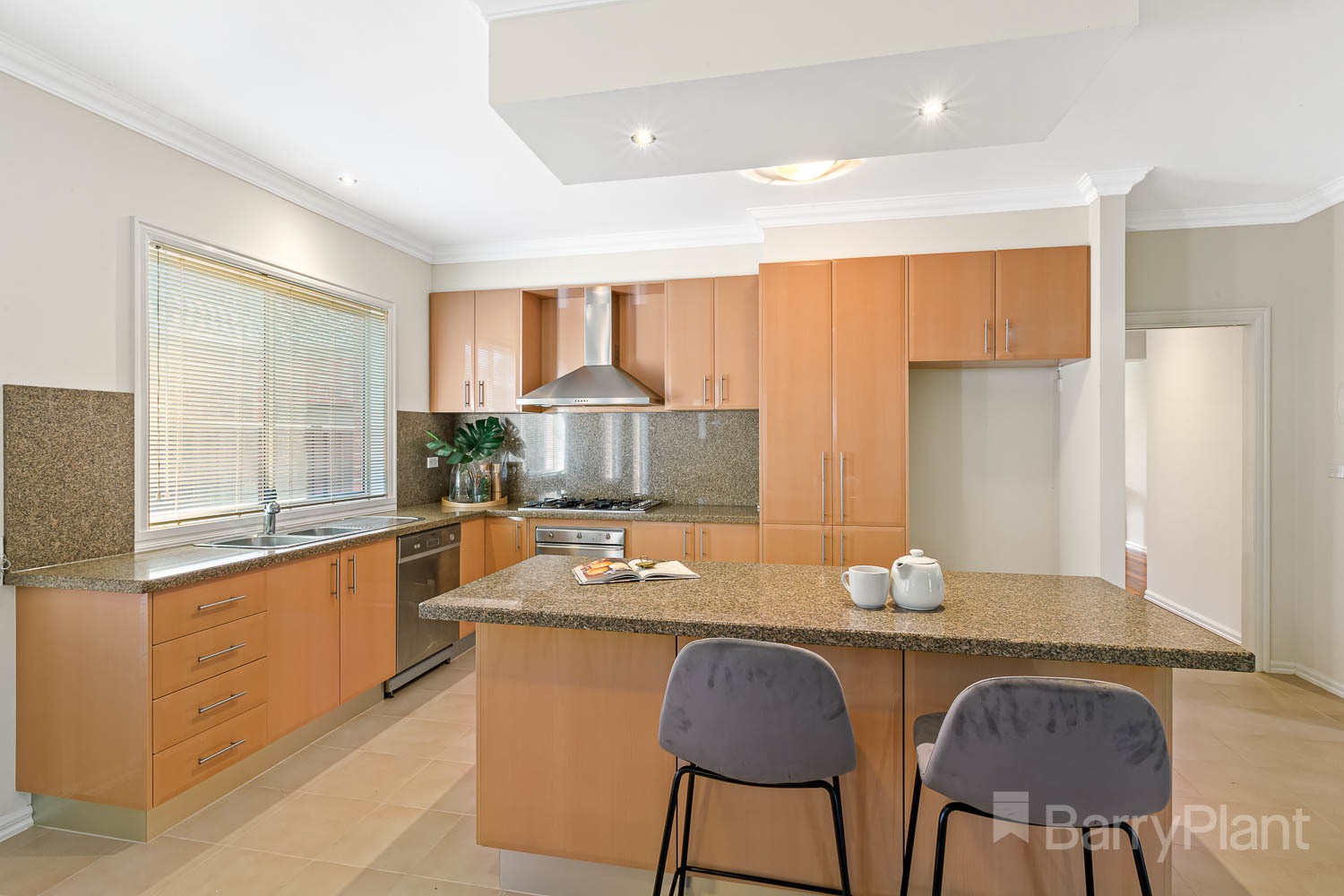 18 Buvelot CrescentCaroline Springs, VIC 3023, Caroline Springs - Thumbnail 3