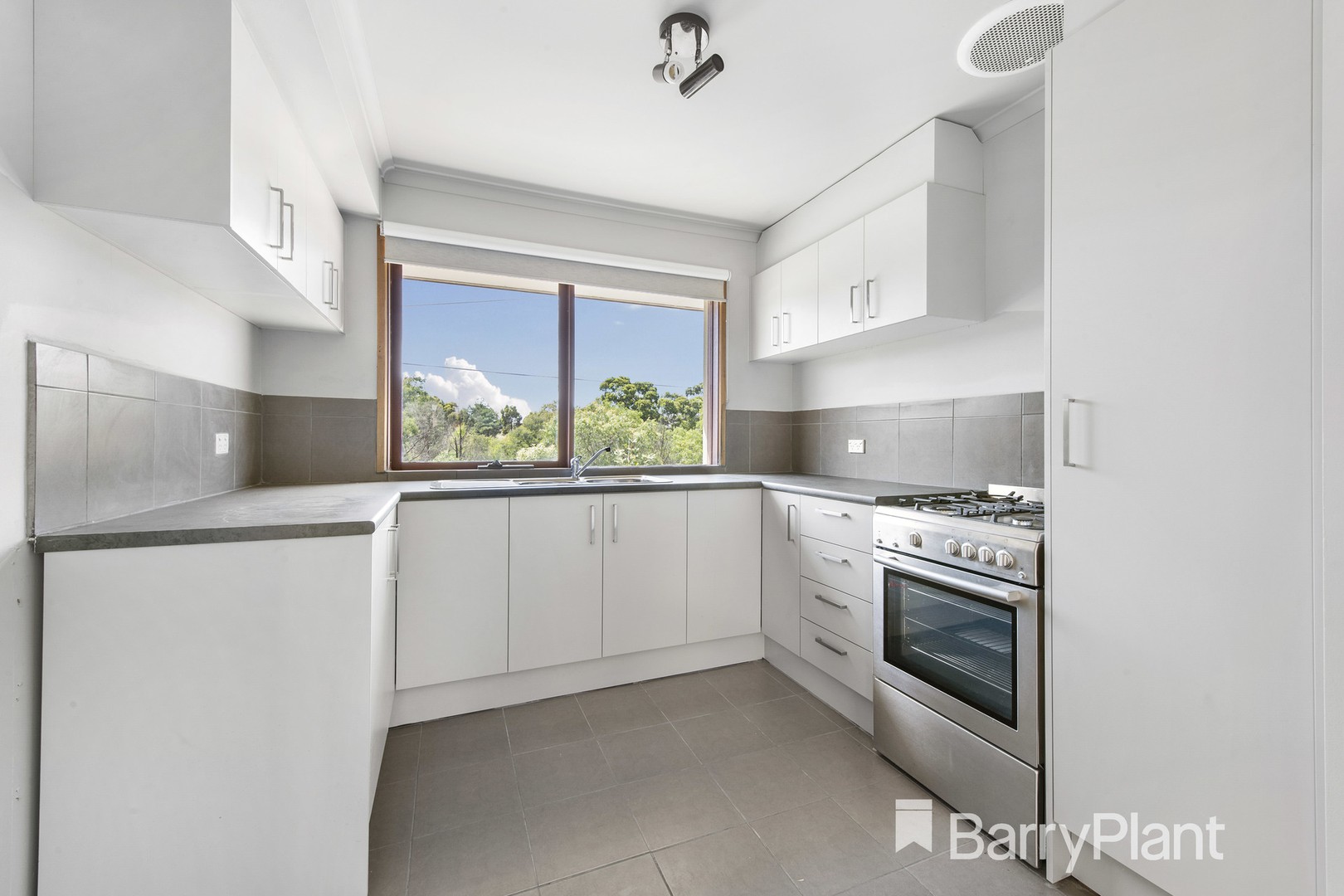 73 Blamey DriveMelton South, VIC 3338, Melton South - Thumbnail 3