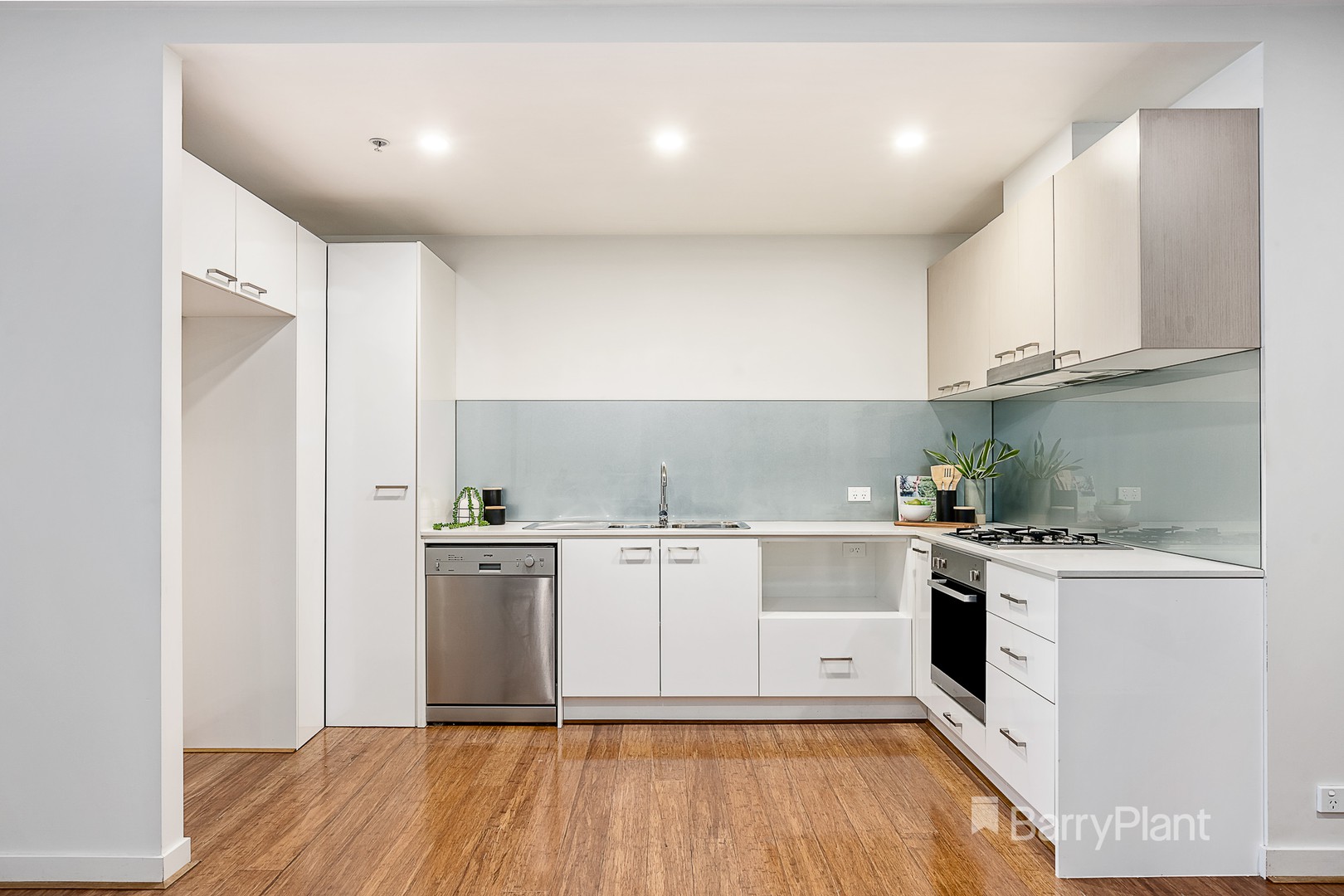 13/881 Doncaster Road, Doncaster East, VIC 3109, Doncaster East - Thumbnail 3
