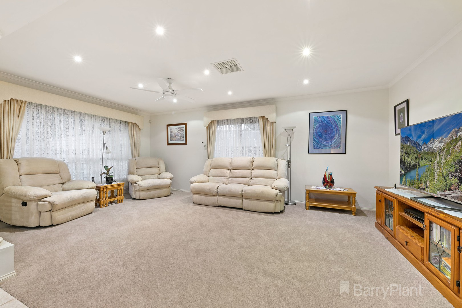 24 Clarinda DriveNarre Warren, VIC 3805, Narre Warren - Thumbnail 2