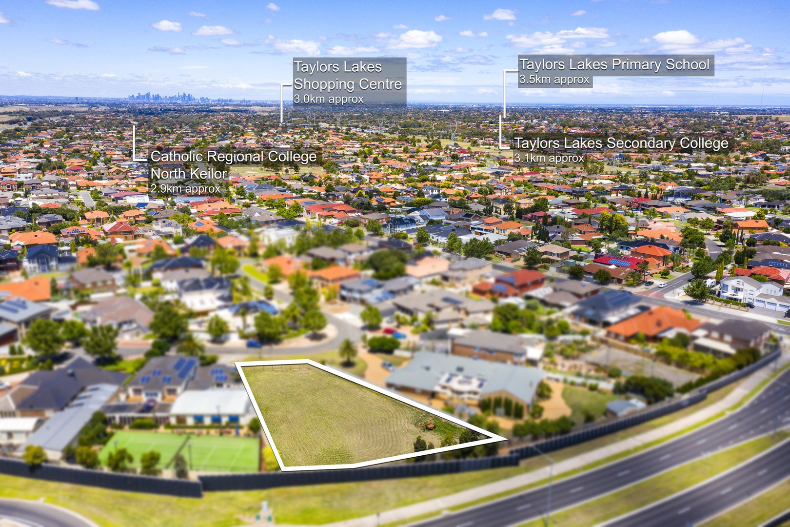 13 Buchanan Court, Taylors Lakes, VIC 3038, Taylors Lakes - Thumbnail 2