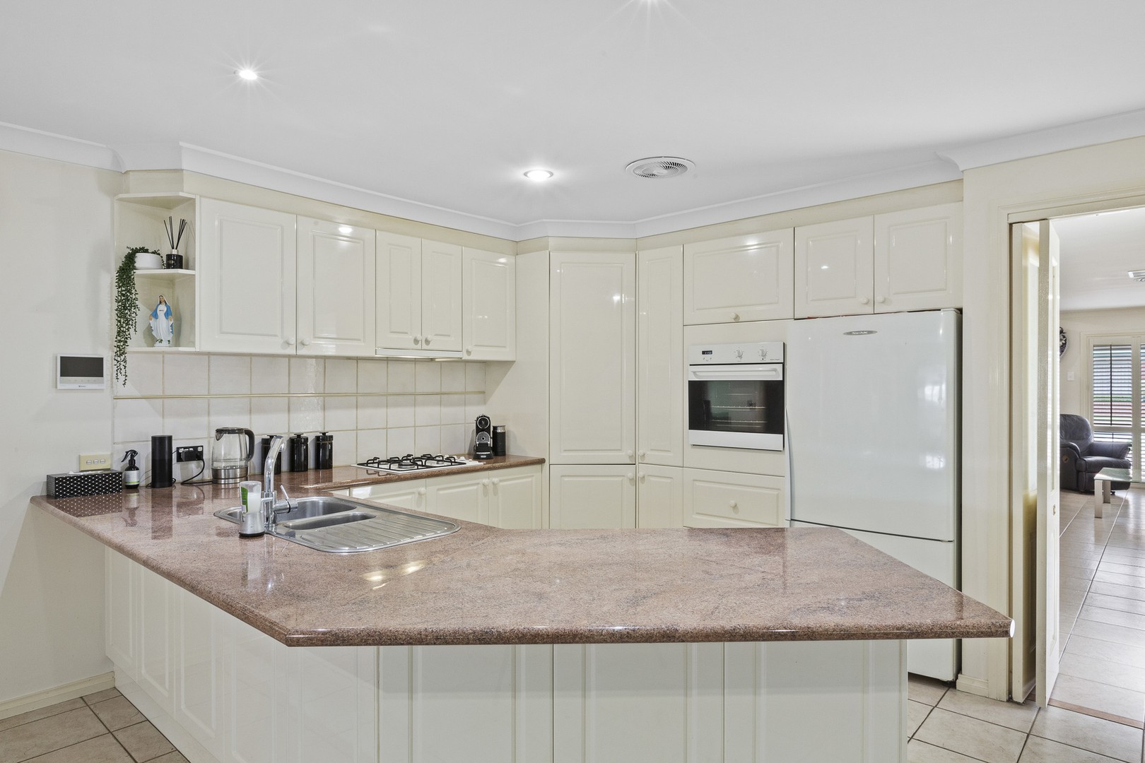 4 Leichardt CloseTaylors Lakes, VIC 3038, Taylors Lakes - Thumbnail 4