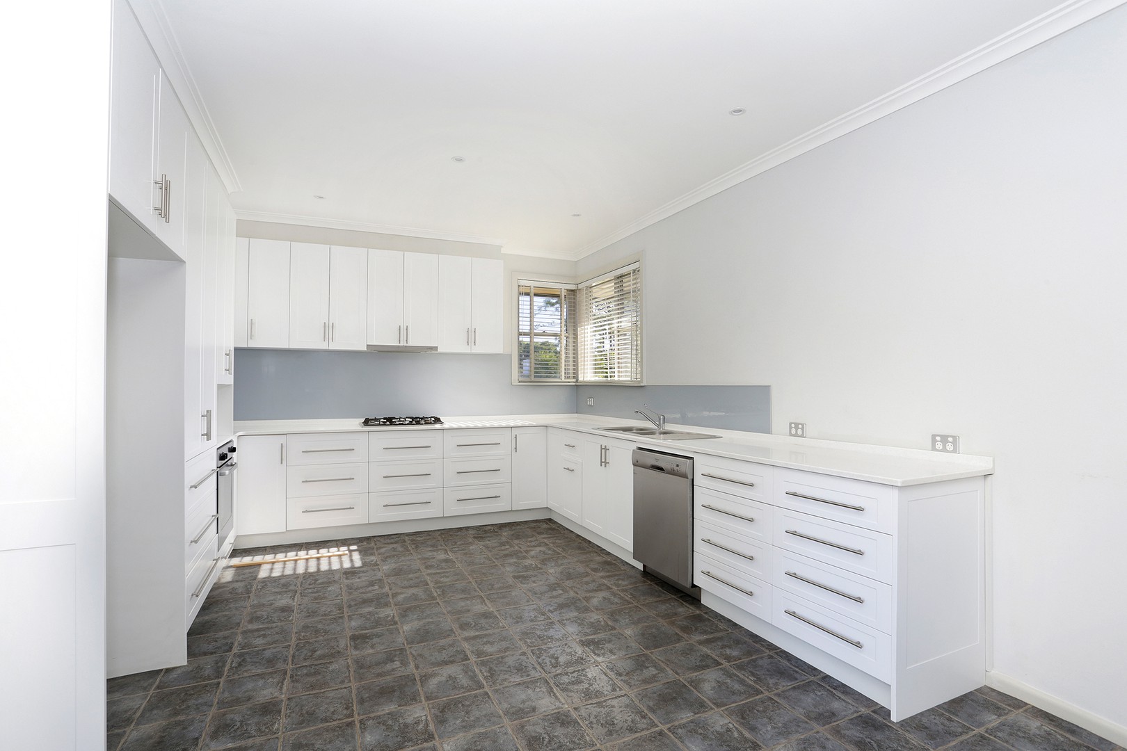 33 Merrill Street, Mulgrave, VIC 3170 - Thumbnail 1 - 21/01/2021