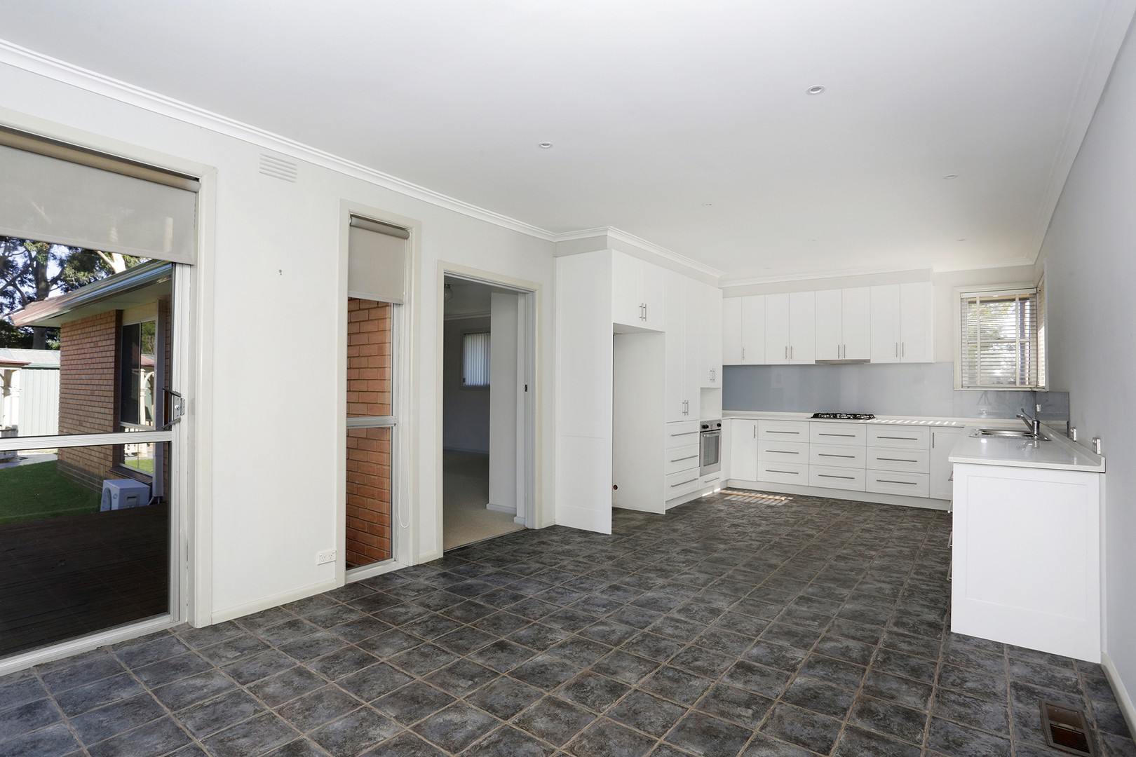 33 Merrill Street, Mulgrave, VIC 3170 - Thumbnail 2 - 21/01/2021