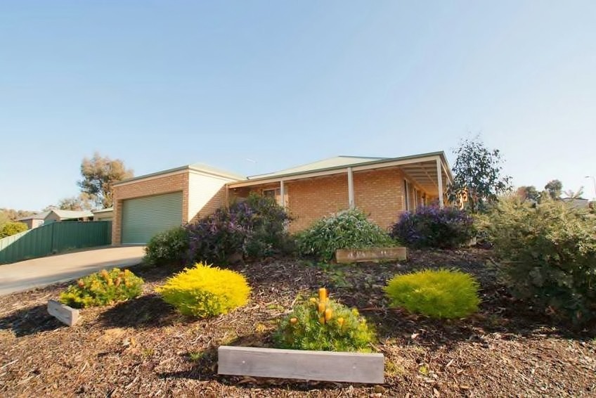 1 Park Terrace, Kangaroo Flat, VIC 3555 - Thumbnail 1 - 22/01/2021