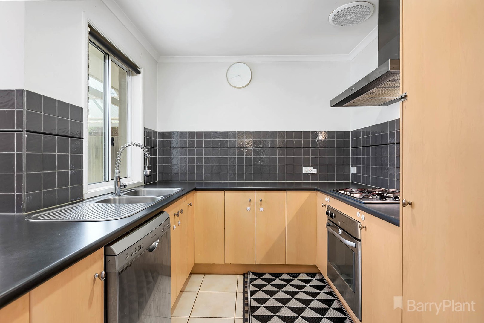 8 Grenfell Rise, Narre Warren South, VIC 3805 - Thumbnail 2 - 25/01/2021