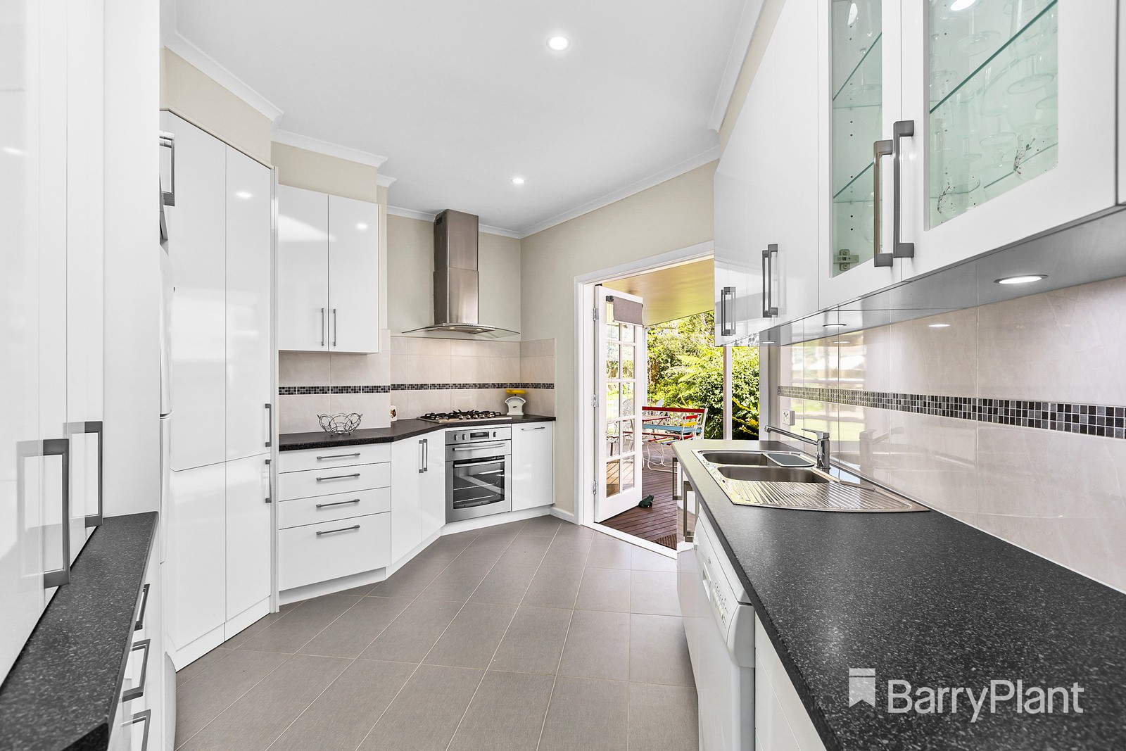 37 Tarella DriveMount Waverley, VIC 3149, Mount Waverley - Thumbnail 2