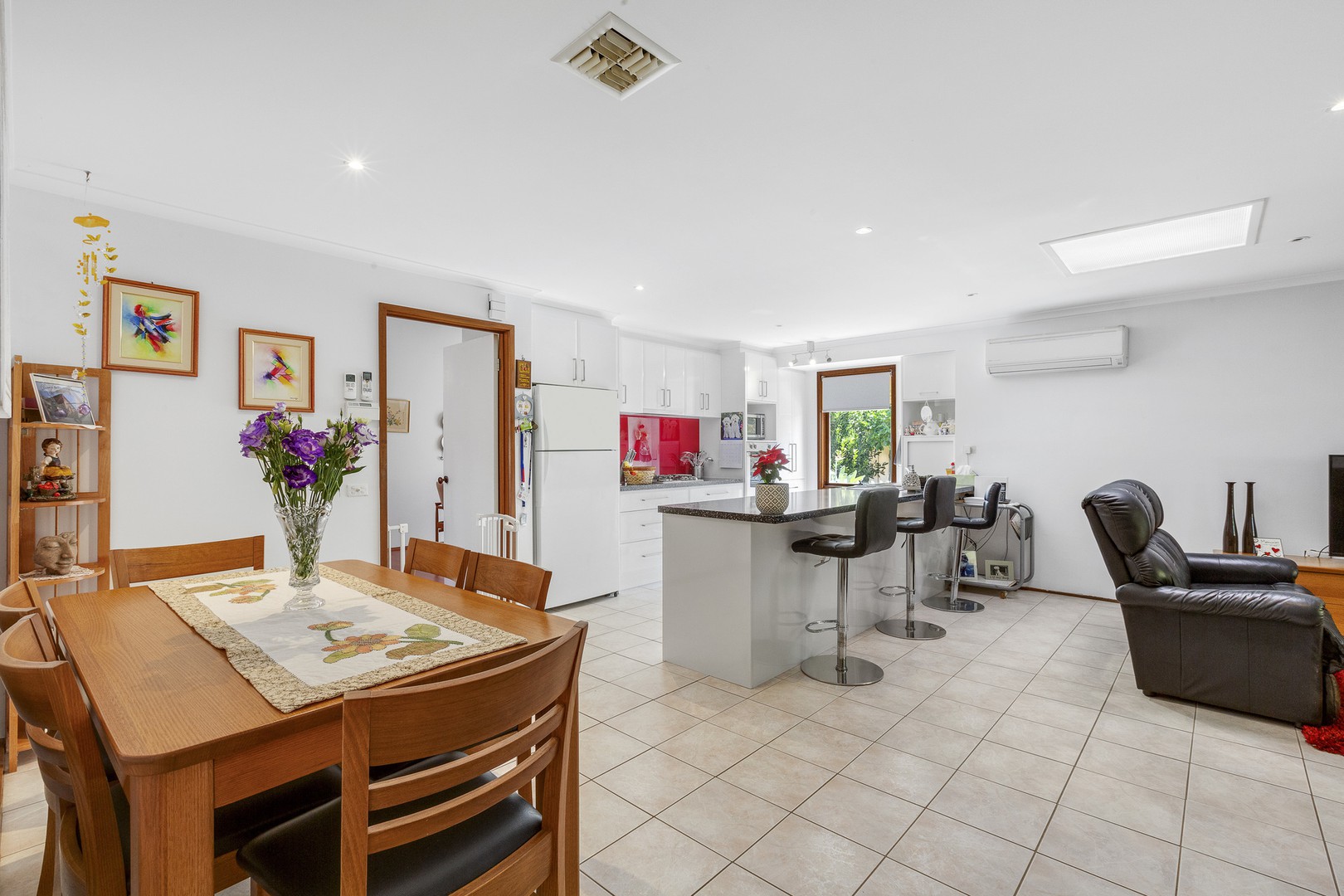 10 Mungana CourtTaylors Lakes, VIC 3038, Taylors Lakes - Thumbnail 4