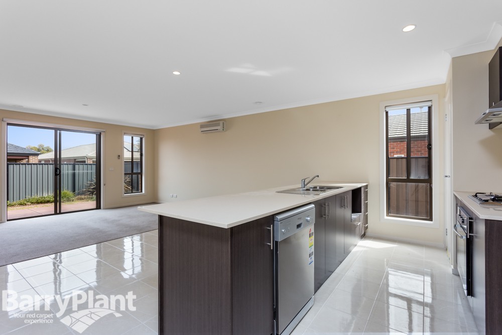 37 Kellerman Drive, Point Cook, VIC 3030, Point Cook - Thumbnail 5