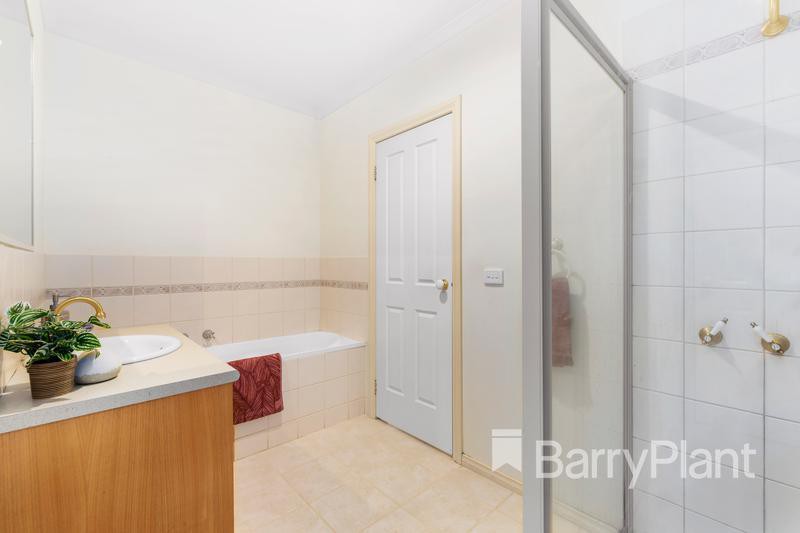 24 Capri CloseSouth Morang, VIC 3752, South Morang - Thumbnail 8