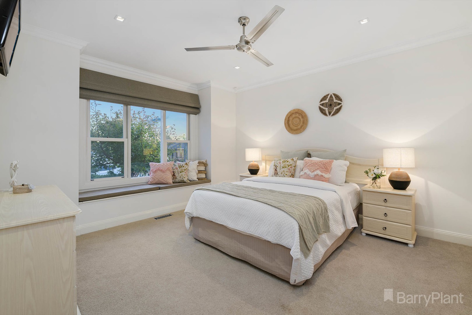55 Henry Lawson DrivePakenham, VIC 3810, Pakenham - Thumbnail 4