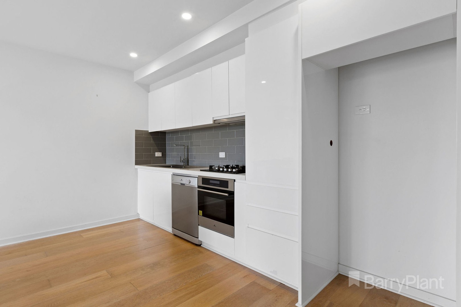 Level 1, 5/8 Ebdale Street, Frankston, VIC, 3199, Frankston - Thumbnail 2