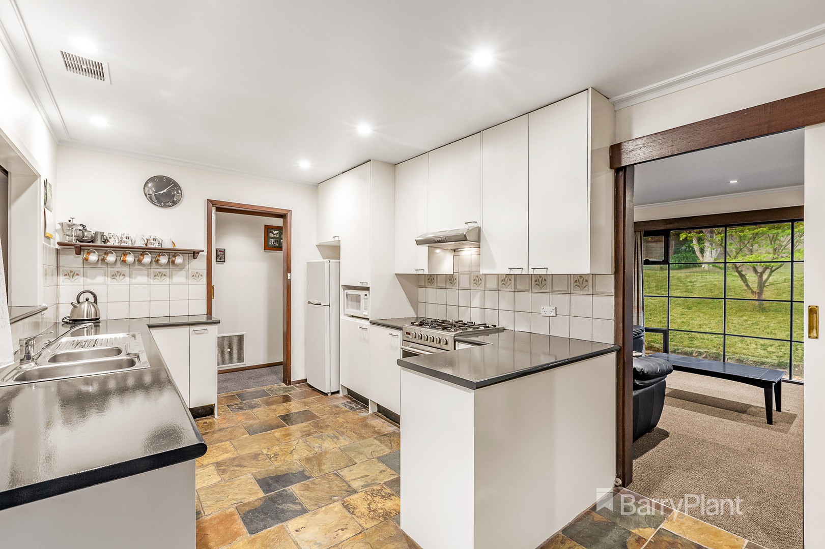 18 Montrose Street, Montmorency, VIC 3094, Montmorency - Thumbnail 3