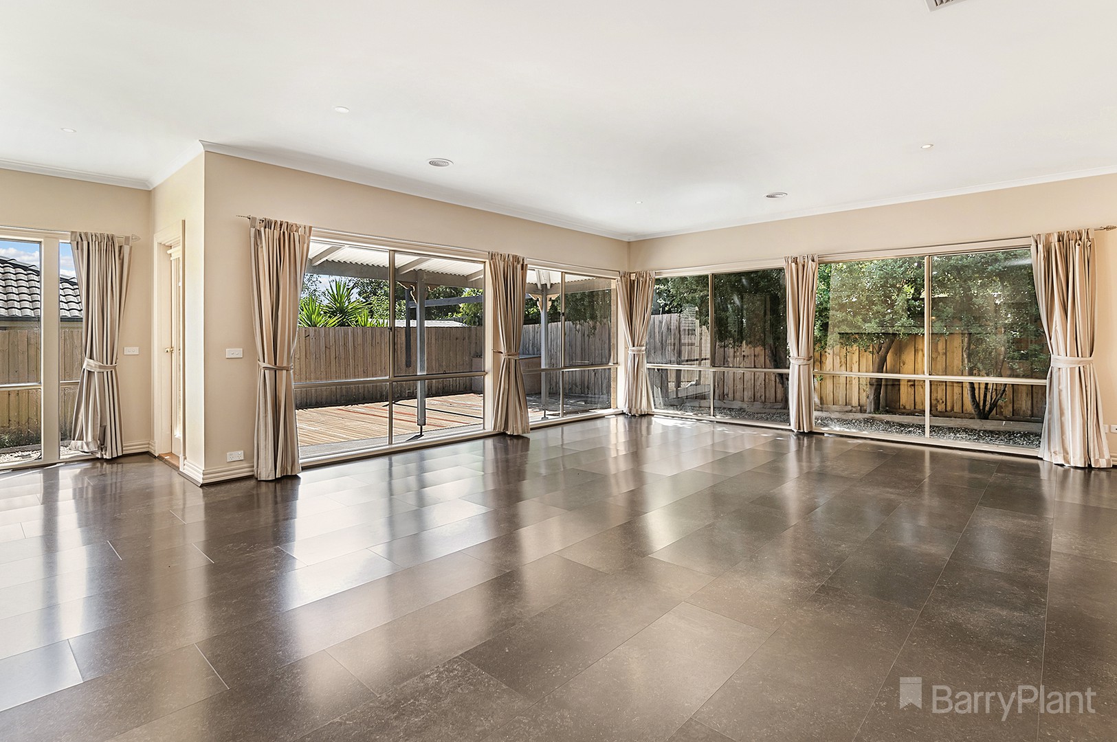 9 Treefern DriveSunbury, VIC 3429, Sunbury - Thumbnail 4
