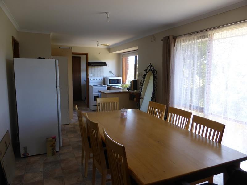 10 Melissa Close, Hurstbridge, VIC 3099 - Thumbnail 2 - 29/01/2021