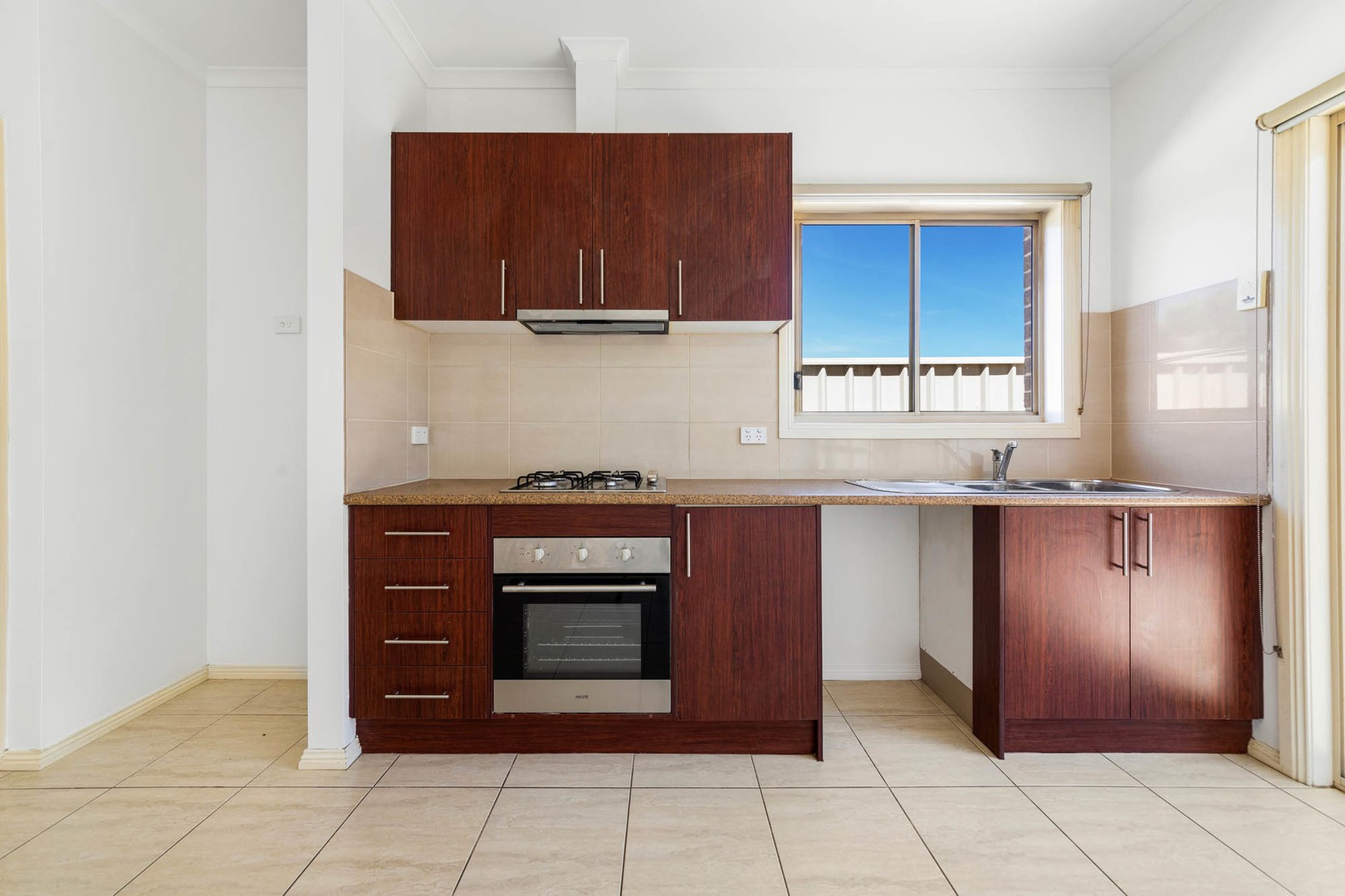 19 Landcox Way, Caroline Springs, VIC 3023 - Thumbnail 2 - 29/01/2021