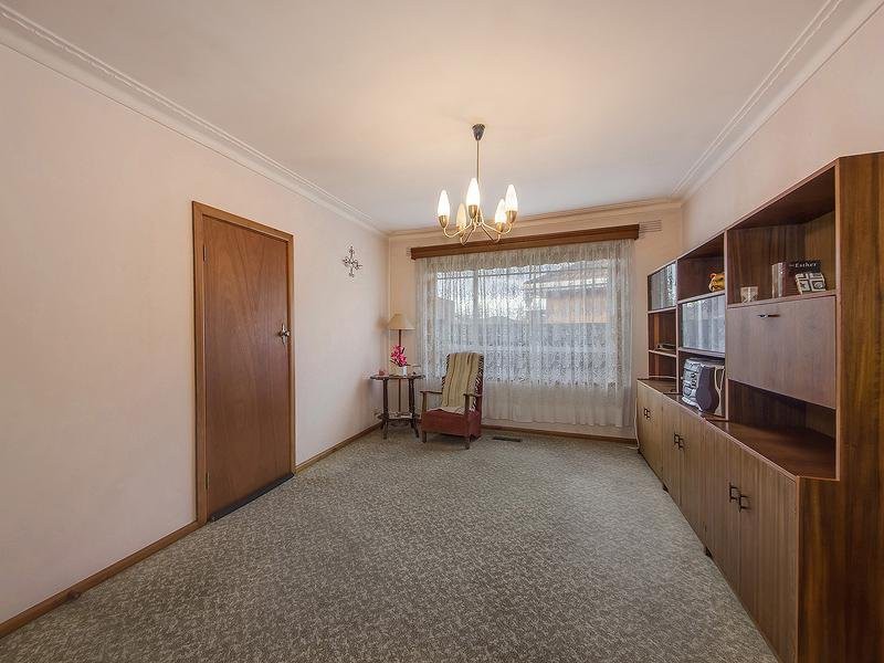 18 Thorndon Drive, St Albans, VIC 3021 - Thumbnail 1 - 02/02/2021