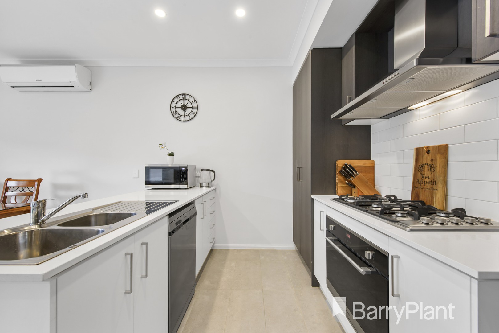 80 Treeve ParkwayWerribee, VIC 3030, Werribee - Thumbnail 3