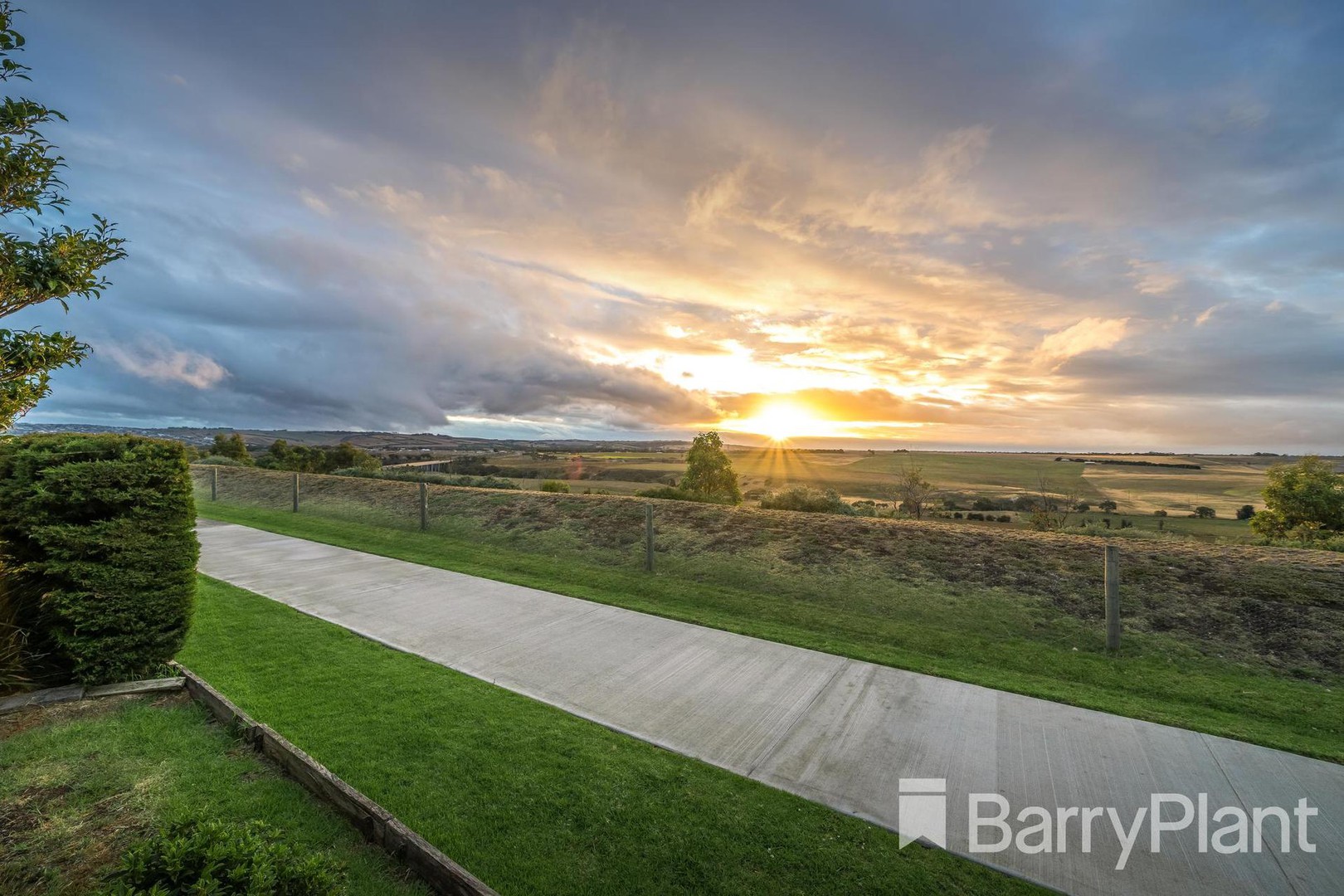 27 Katoomba CourtHamlyn Heights, VIC 3215, Hamlyn Heights - Thumbnail 2