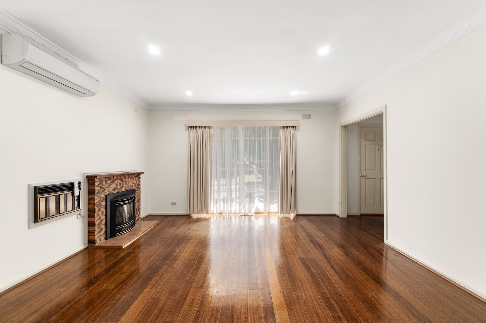 44 Hawthorn Road, Burwood East, VIC 3151 - Thumbnail 2 - 04/02/2021