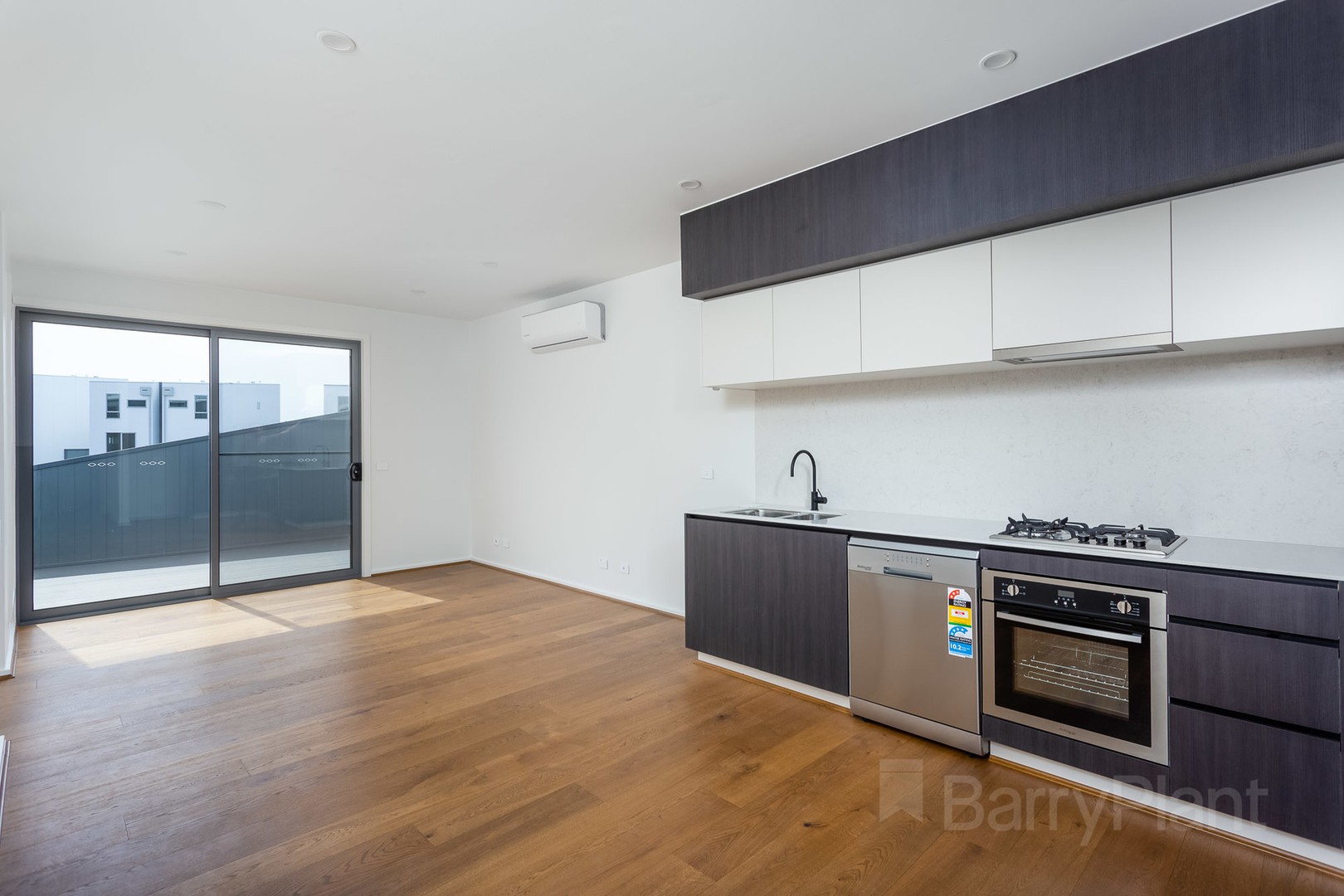 41 Murnong StreetPoint Cook, VIC 3030, Point Cook - Thumbnail 3