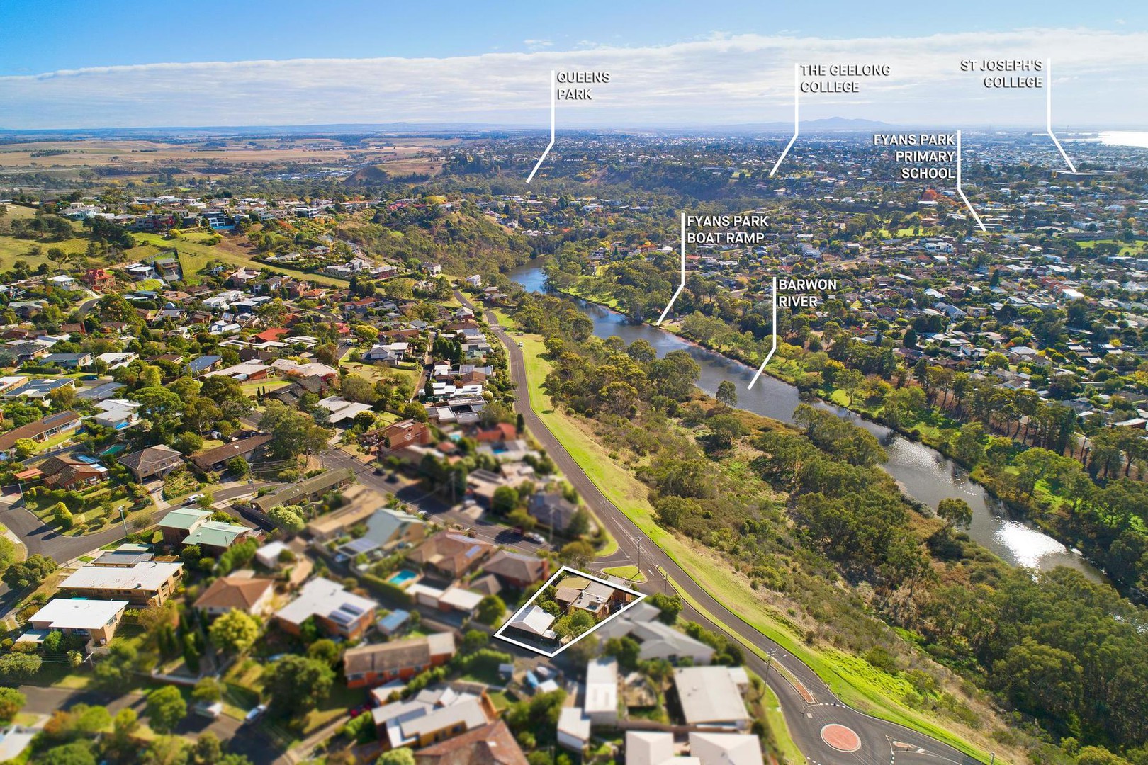 3 Challambra Crescent, Highton, VIC 3216 - Thumbnail 2 - 05/02/2021