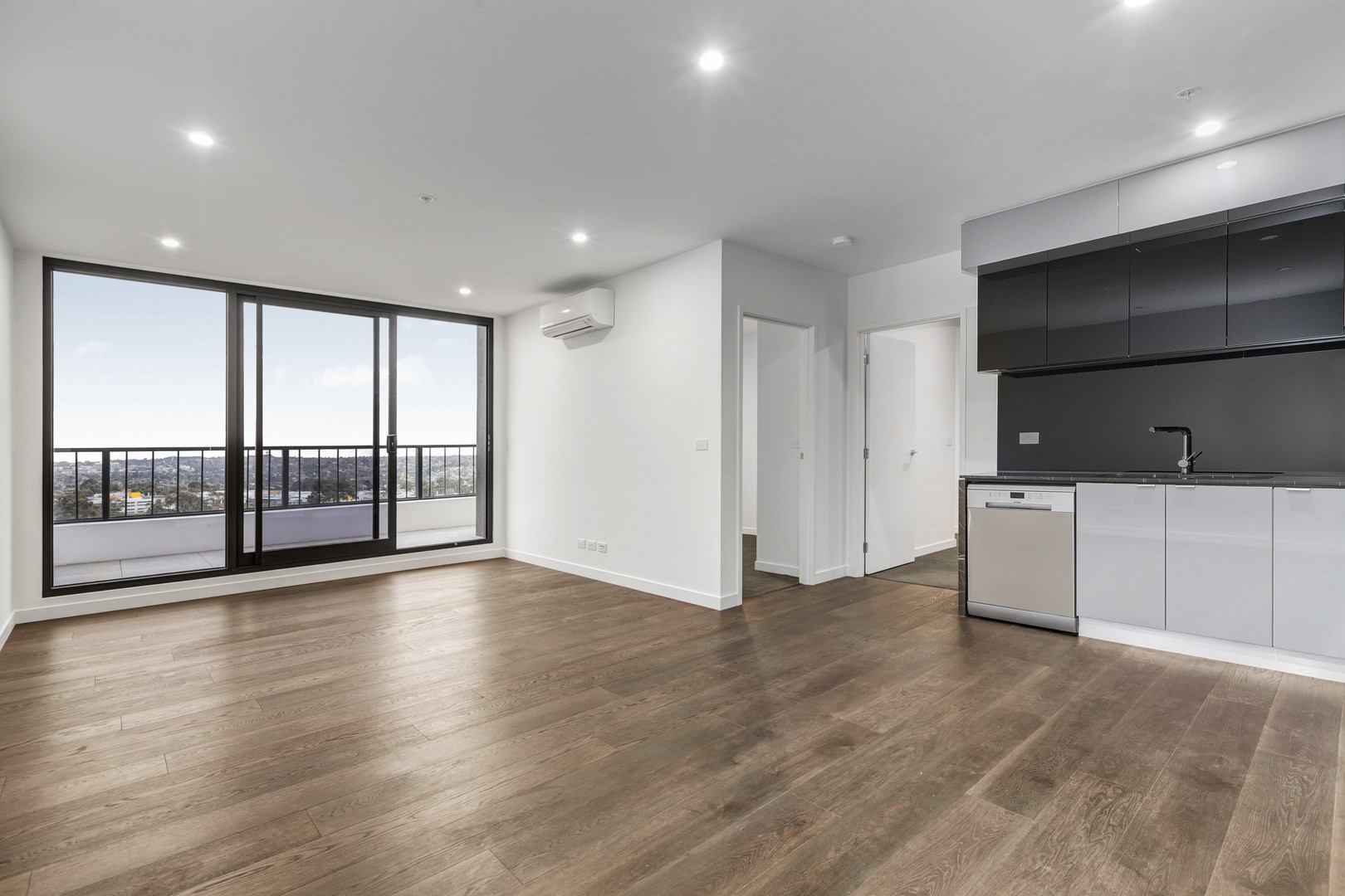607/5 Sovereign Point Court, Doncaster, VIC 3108, Doncaster - Thumbnail 7