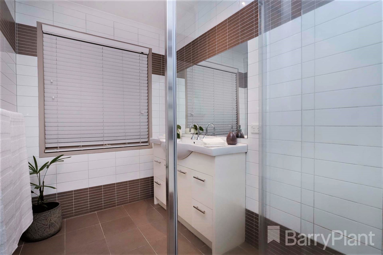 8 Wichill CloseGreenvale, VIC 3059, Greenvale - Thumbnail 4