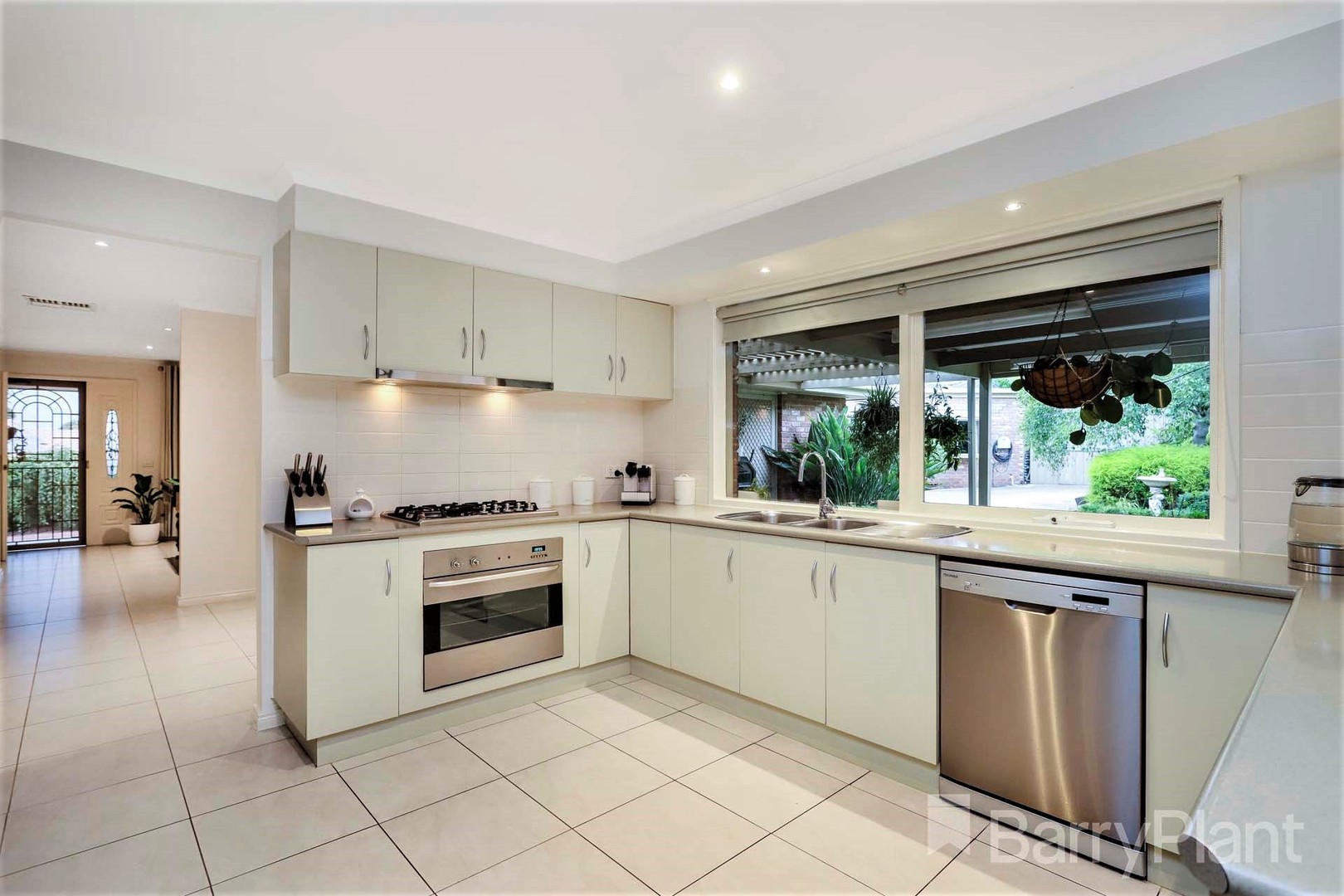 8 Wichill CloseGreenvale, VIC 3059, Greenvale - Thumbnail 8