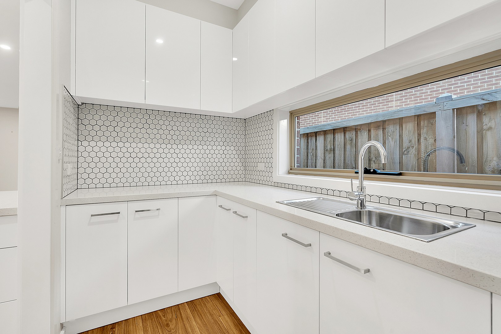 18 Middle Way, Mickleham, VIC 3064 - Thumbnail 2 - 18/02/2021