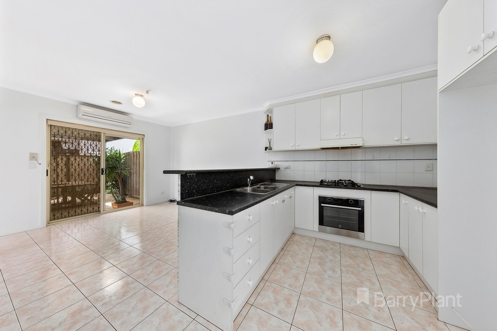 2/21-23 Kingsford StreetBraybrook, VIC 3019, Braybrook - Thumbnail 2