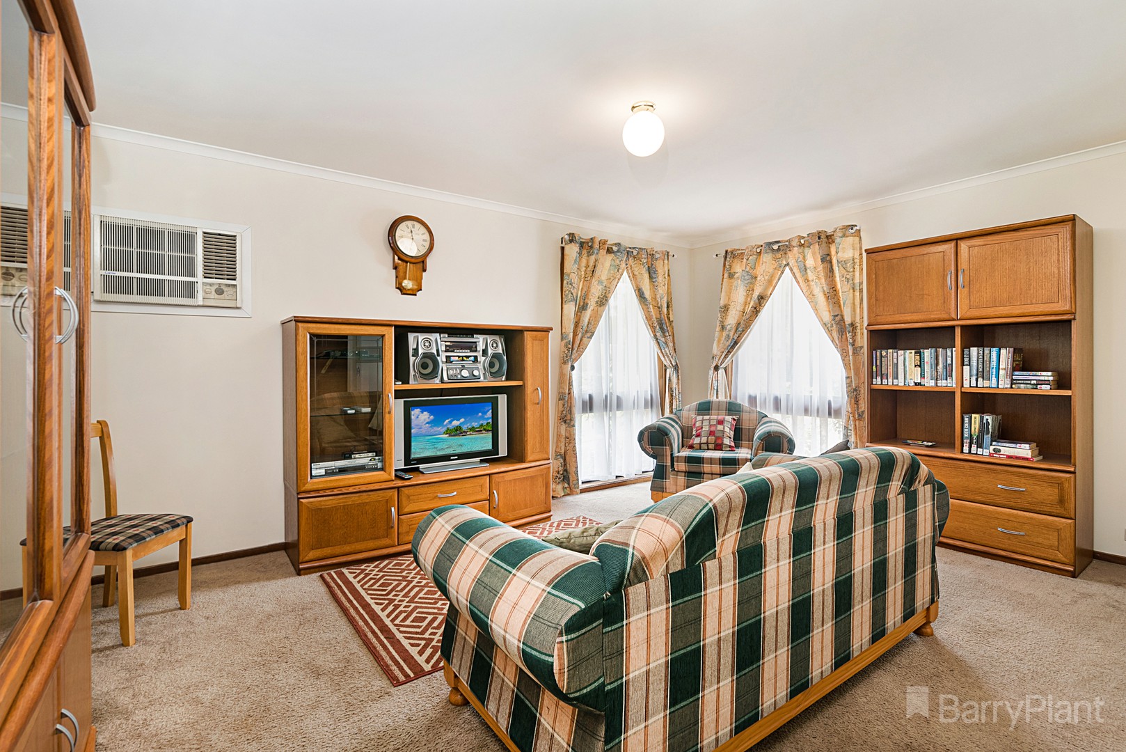 12 Portmarnock CourtSunbury, VIC 3429, Sunbury - Thumbnail 2