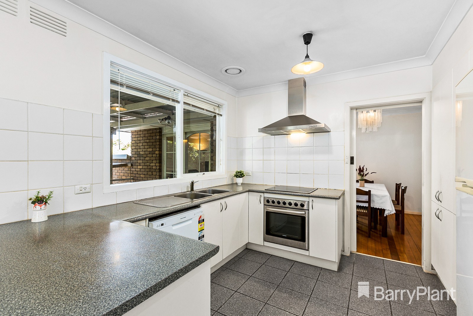 9 Greenwich CourtGlen Waverley, VIC 3150, Glen Waverley - Thumbnail 3