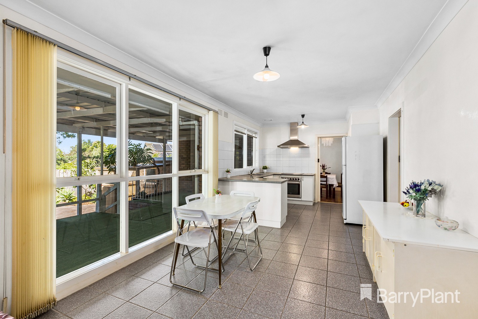 9 Greenwich CourtGlen Waverley, VIC 3150, Glen Waverley - Thumbnail 4