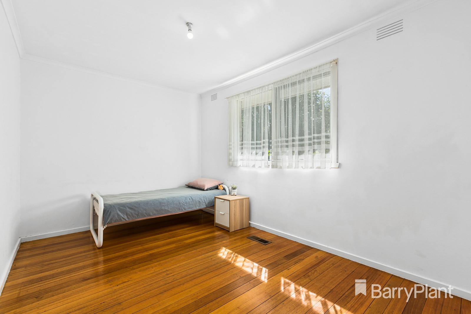 9 Greenwich CourtGlen Waverley, VIC 3150, Glen Waverley - Thumbnail 8
