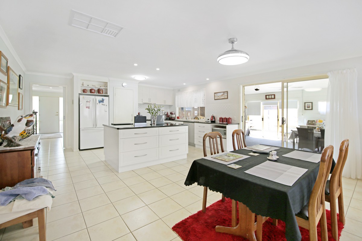 13 Monash DriveBenalla, VIC 3672, Benalla - Thumbnail 4