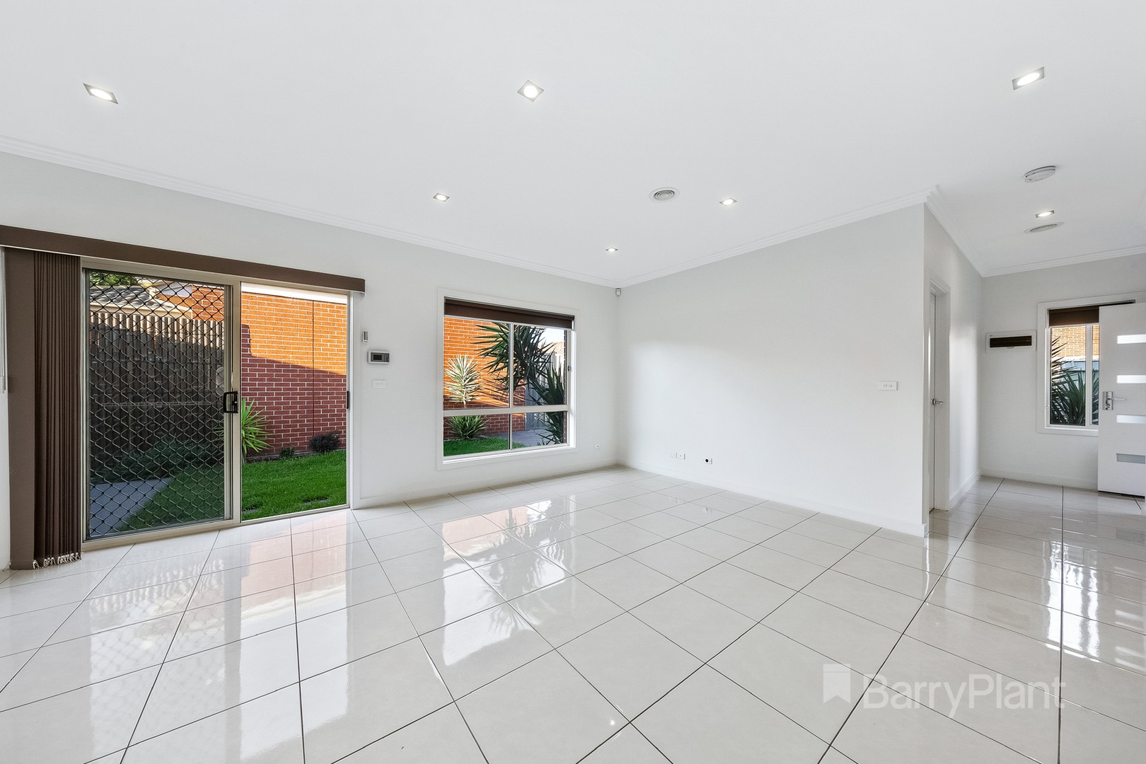 2/44 Norman StreetSt Albans, VIC 3021, St Albans - Thumbnail 2