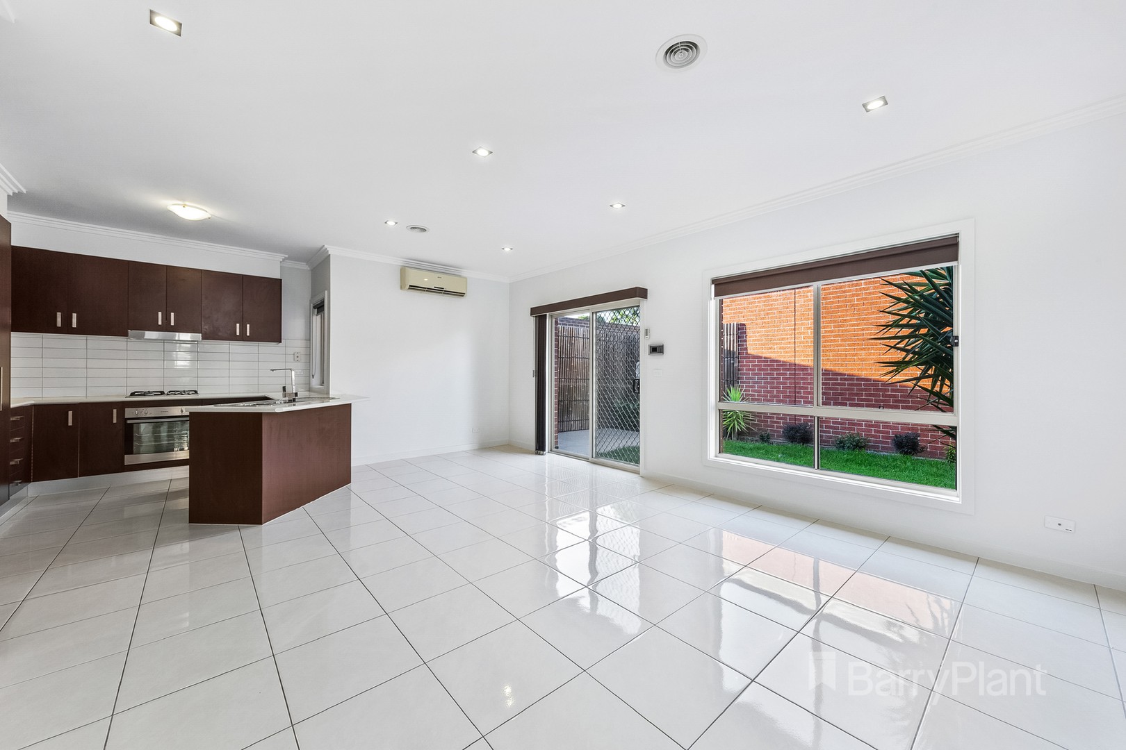 2/44 Norman StreetSt Albans, VIC 3021, St Albans - Thumbnail 3