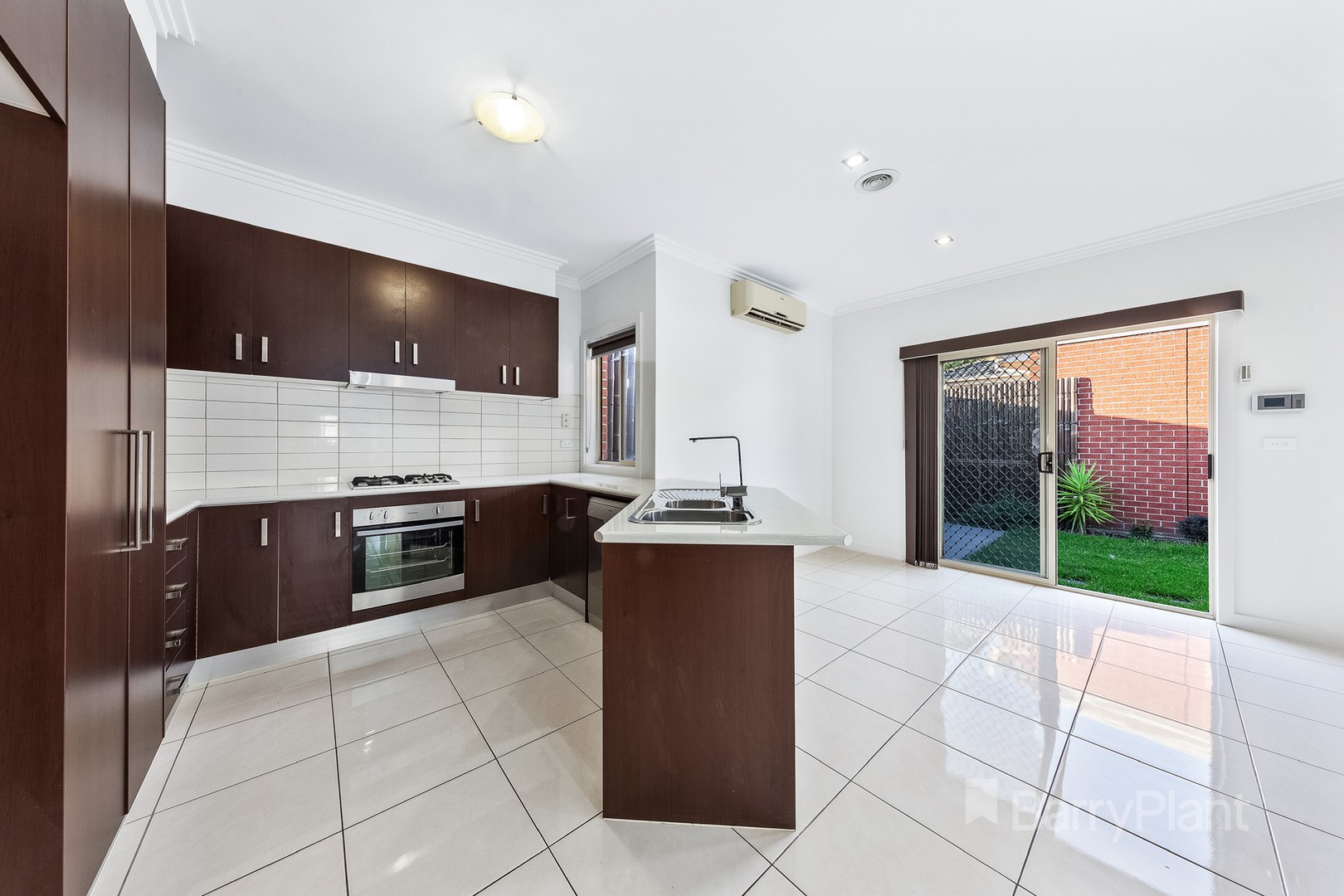 2/44 Norman StreetSt Albans, VIC 3021, St Albans - Thumbnail 6