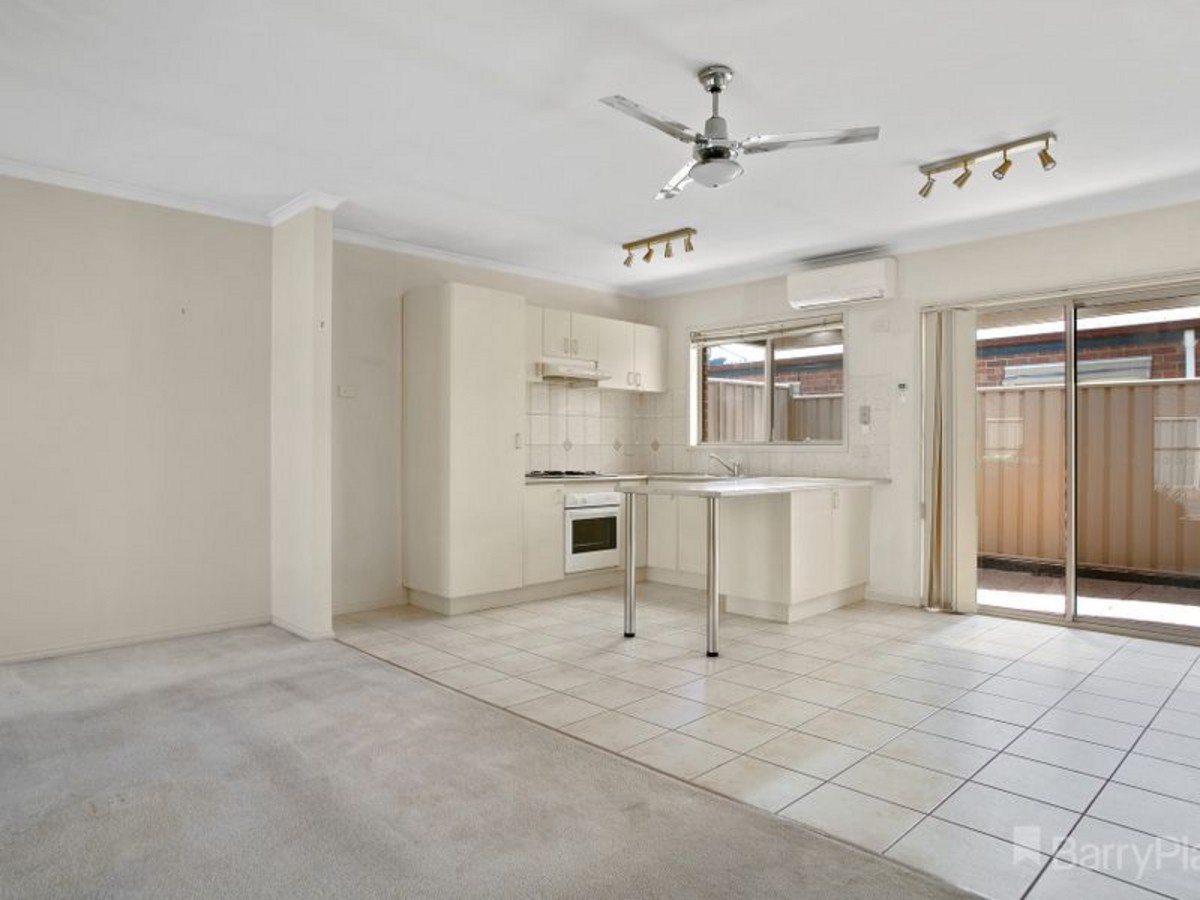2/9 Allingham Street, Golden Square, VIC 3555 - Thumbnail 1 - 22/02/2021