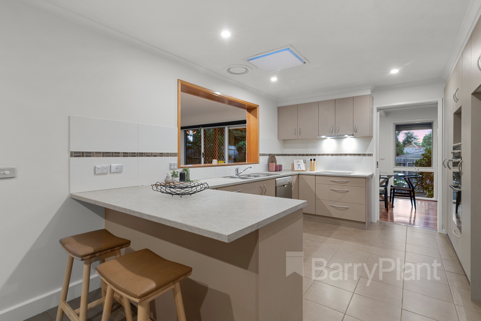 94 Milpera CrescentWantirna, VIC 3152, Wantirna - Thumbnail 4