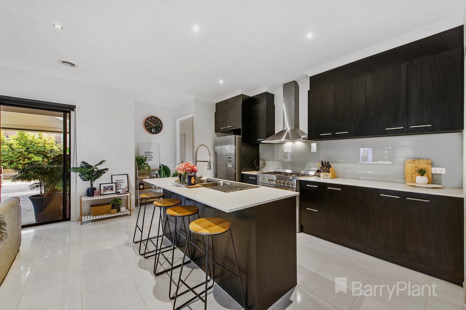 30 Creekside Boulevard, Manor Lakes, VIC 3024 - Thumbnail 2 - 22/02/2021