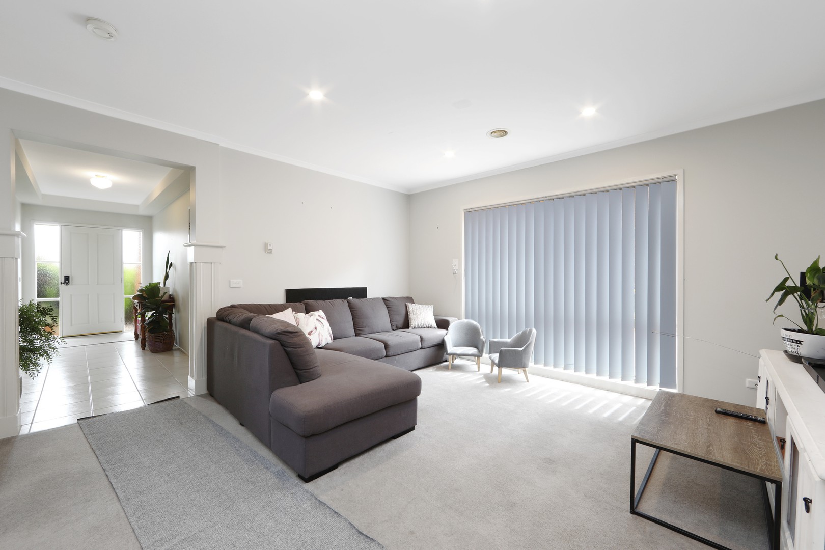 10 Garland RiseRowville, VIC 3178, Rowville - Thumbnail 2