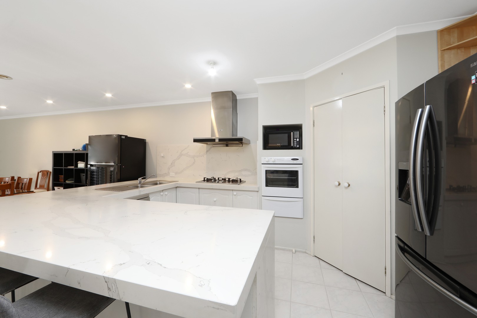10 Garland RiseRowville, VIC 3178, Rowville - Thumbnail 4