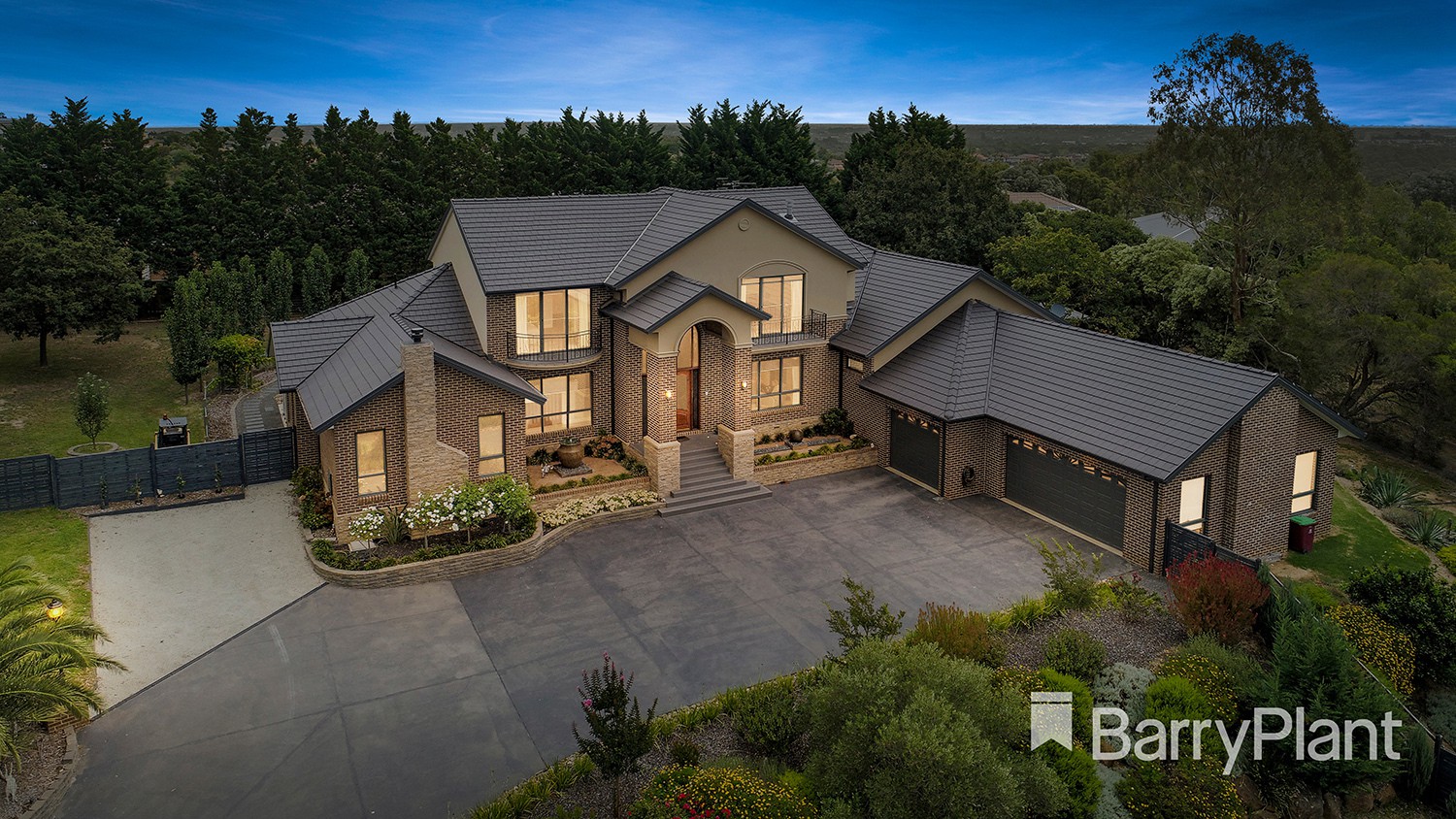 39 Caserta Drive, Berwick, VIC 3806 - Thumbnail 2 - 24/02/2021