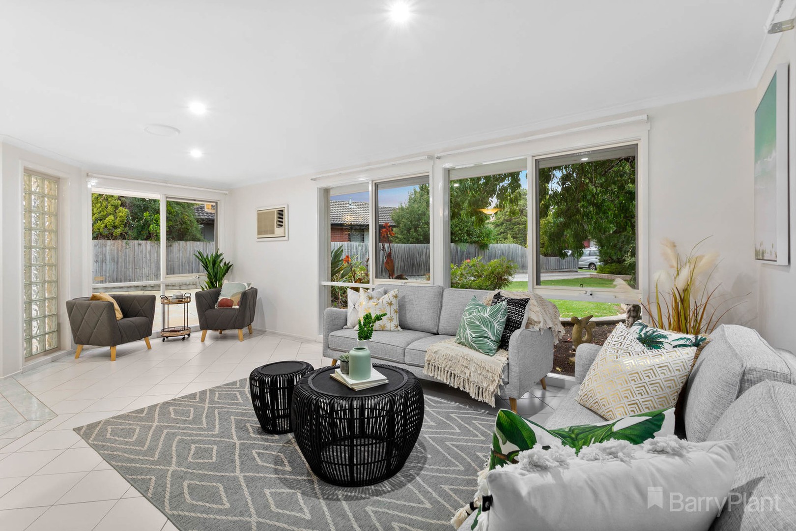 9 Cathie CourtNarre Warren, VIC 3805, Narre Warren - Thumbnail 2